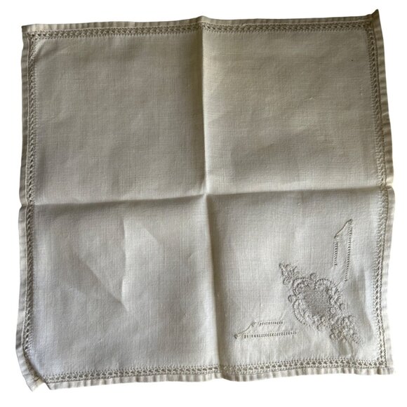 Vintage Ladies Embroidered Linen Handkerchief Set Of 4 Dainty - Picture 5 of 7